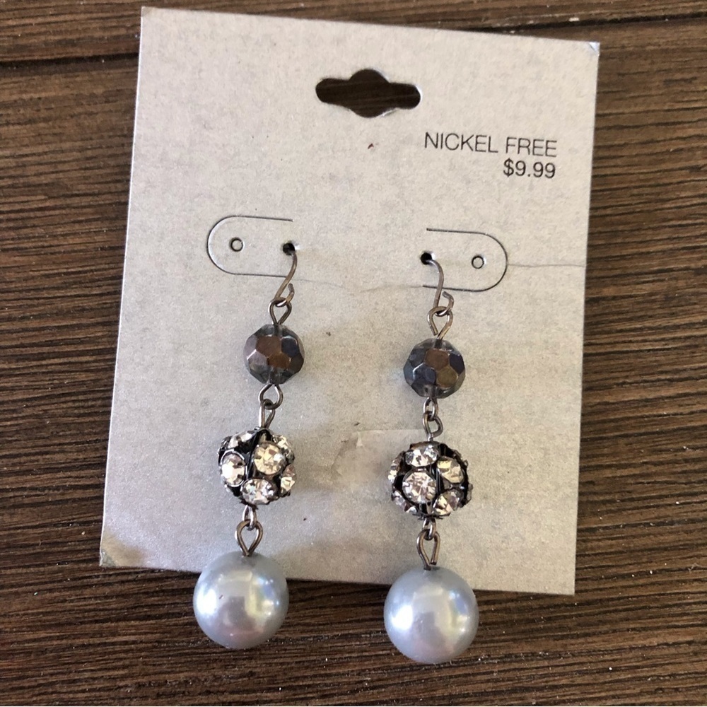 Bead and metal dangle fishhook earrings